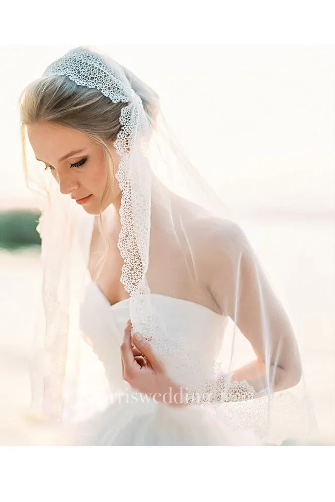 2018 Vintage Style Long Tulle Wedding Veil with Lace Edge