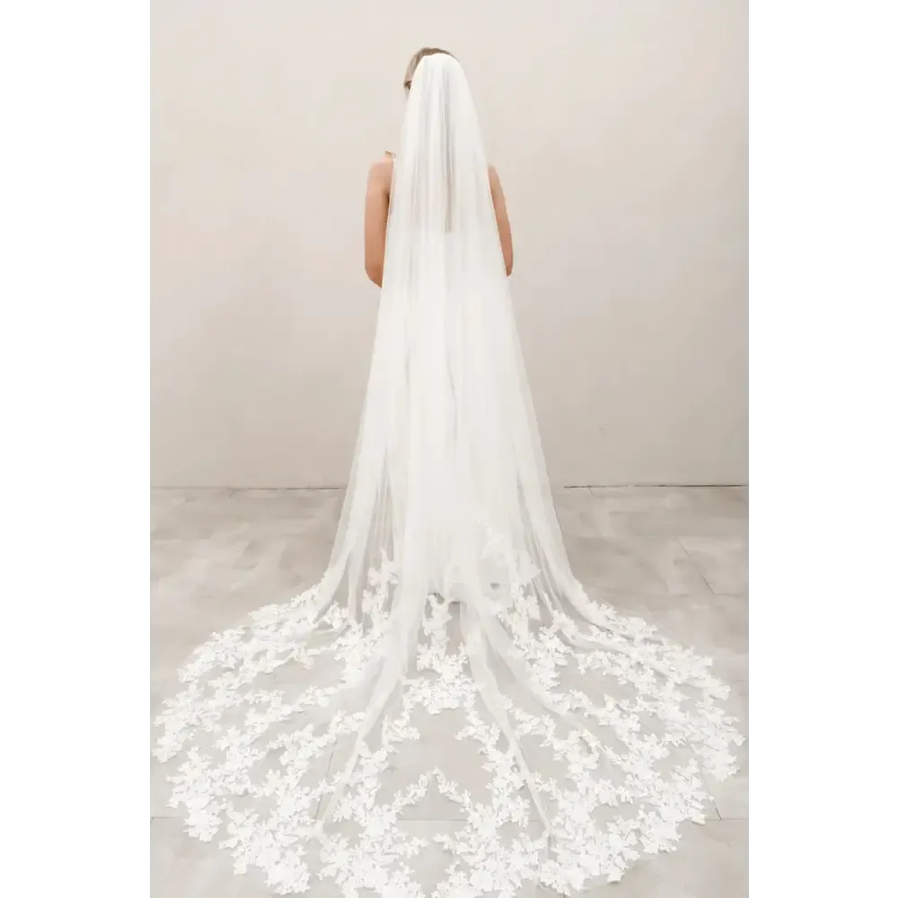 Dramatic Floral Veil V004