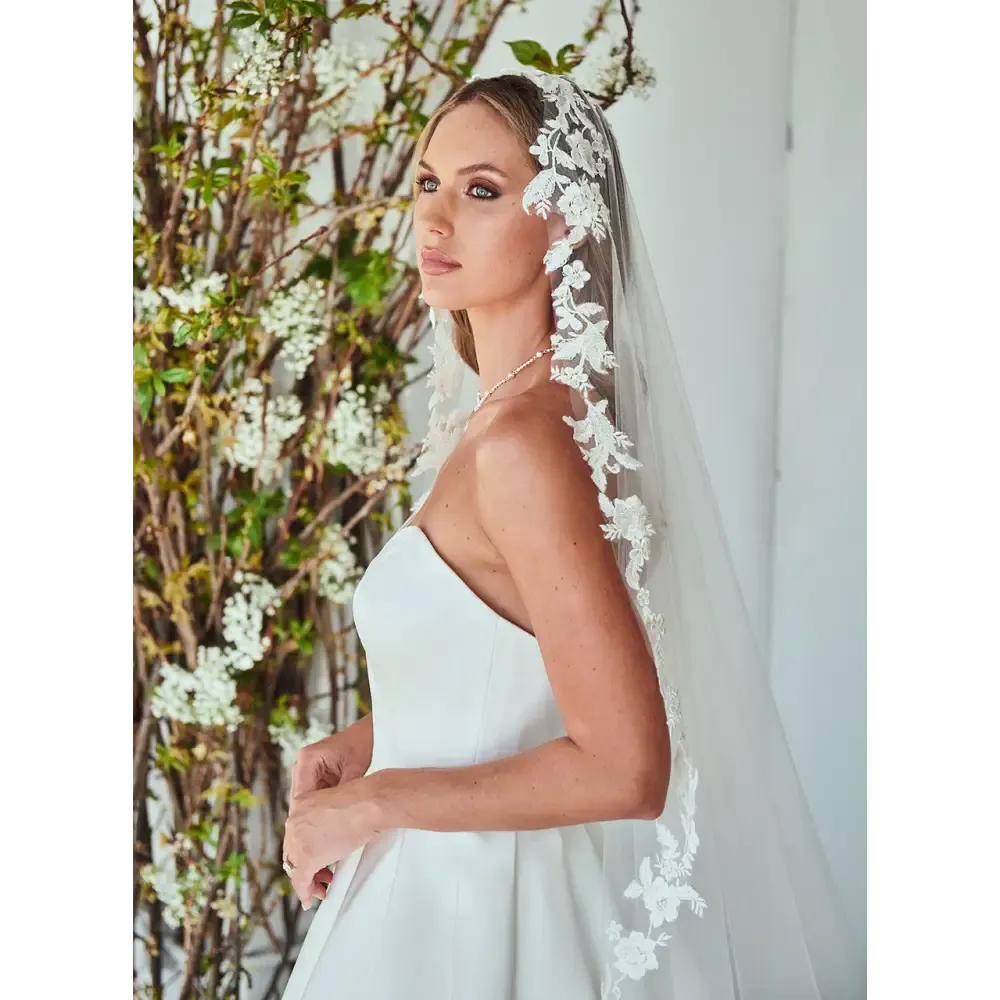 Mantilla Royal Cathedral Bridal Veil | V2397RC-M