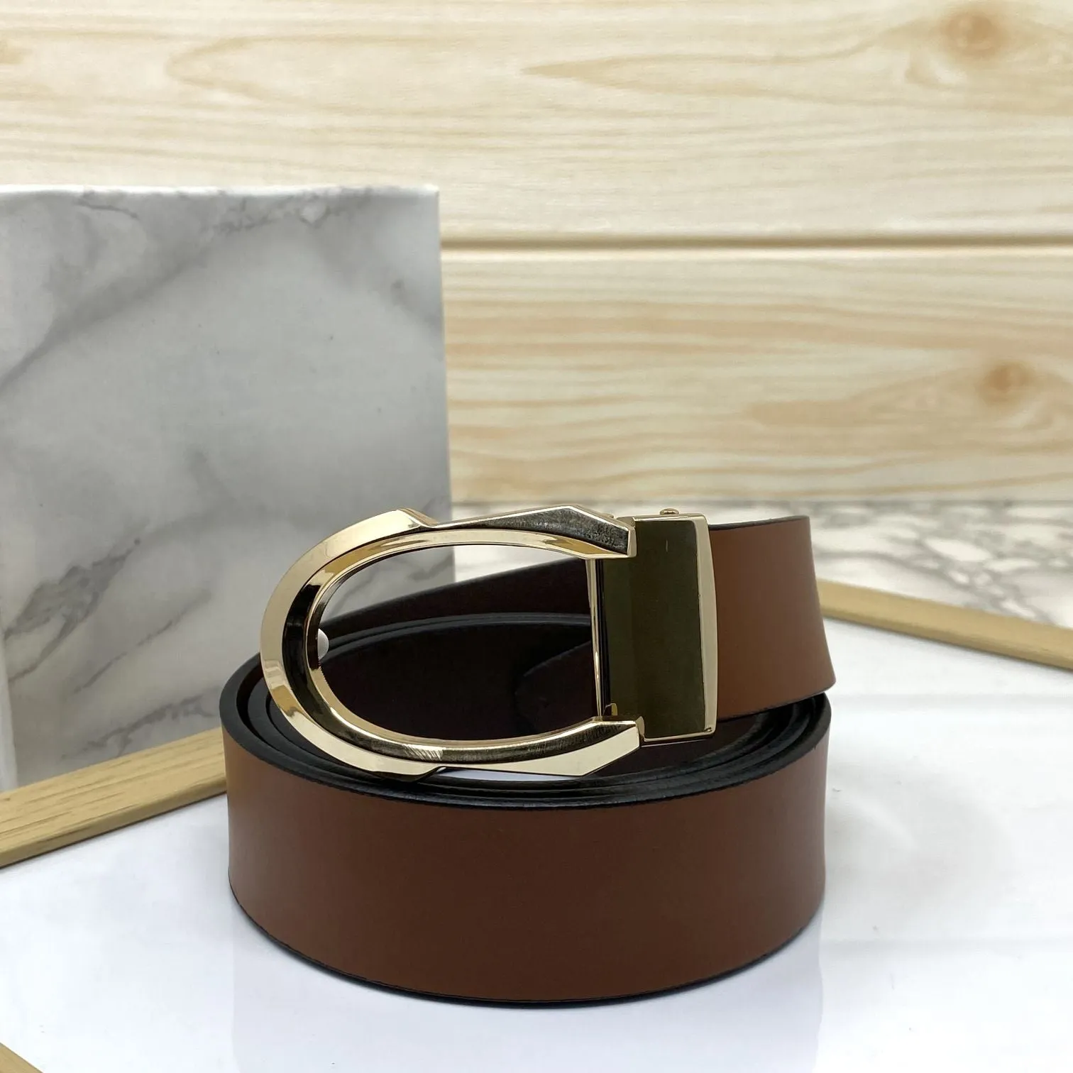 Signature C Logo Leather Belt For Unisex-JonasParamount